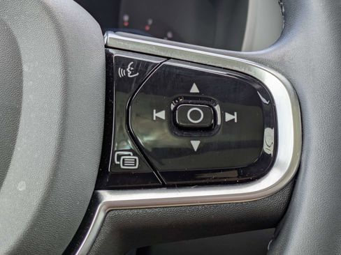 Used 2023 Volvo XC60 B5 Ultimate w/ Protection Package Premier image 25