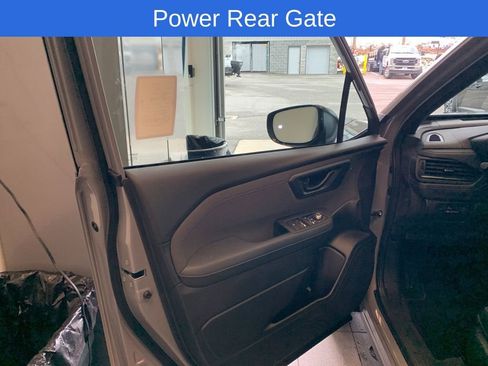 New 2026 Subaru Forester Premium image 5