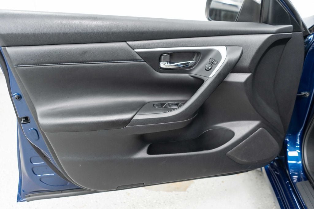 Used 2018 Nissan Altima 2.5 SR FWD image 26
