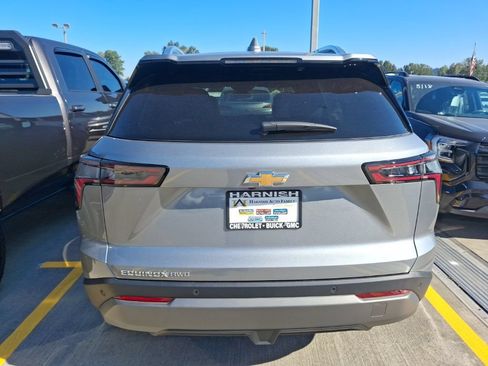 Used 2026 Chevrolet Equinox LT w/ Convenience Package II AWD/4WD image 8