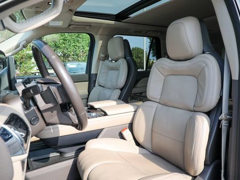 Certified 2022 Lincoln Navigator Reserve AWD/4WD image 29