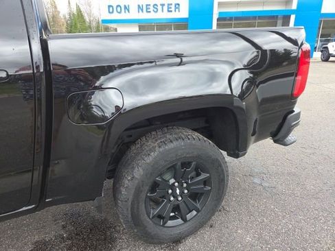 Used 2021 Chevrolet Colorado Z71 w/ Z71 Midnight Edition AWD/4WD image 37