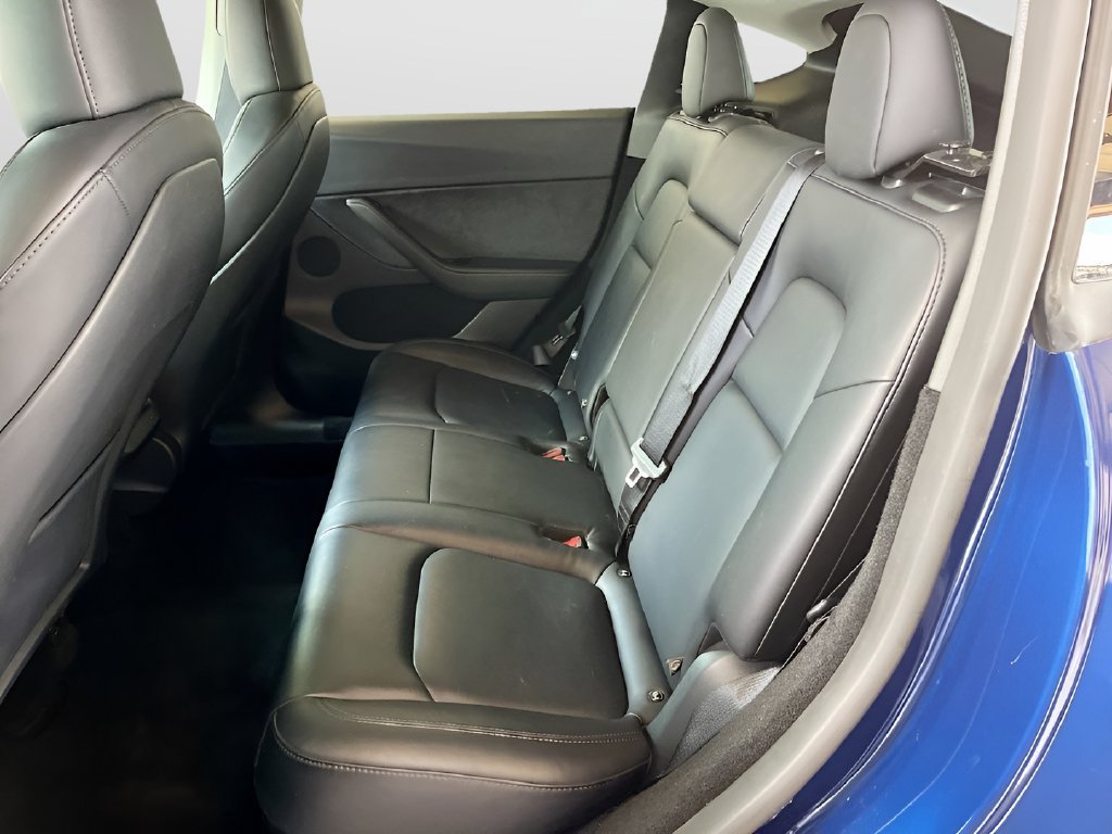 Used 2025 Tesla Model Y Long Range RWD image 25