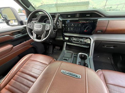 Used 2024 GMC Sierra 3500 Denali Ultimate AWD/4WD image 20