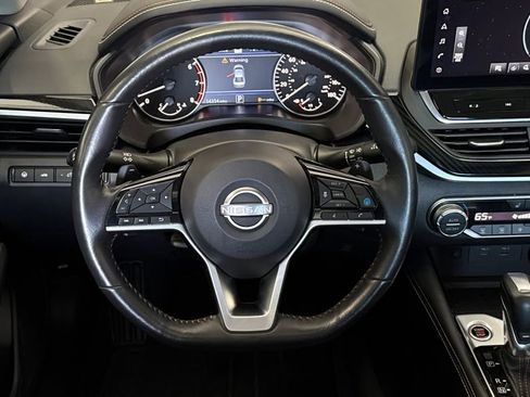 Used 2023 Nissan Altima 2.0 SR image 14
