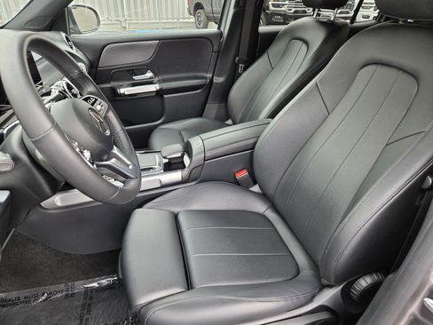 Used 2022 Mercedes-Benz GLB 250 4MATIC w/ Premium Package Lite image 21