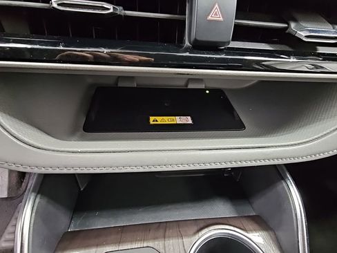 Used 2023 Toyota Highlander Limited image 21