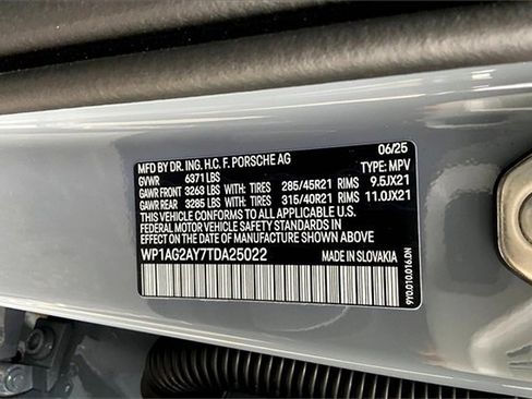 New 2026 Porsche Cayenne GTS image 42