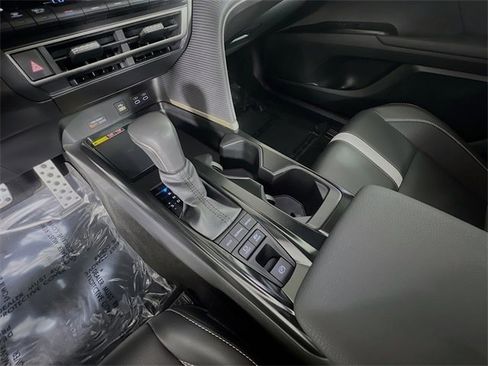 Used 2025 Toyota Camry SE image 24