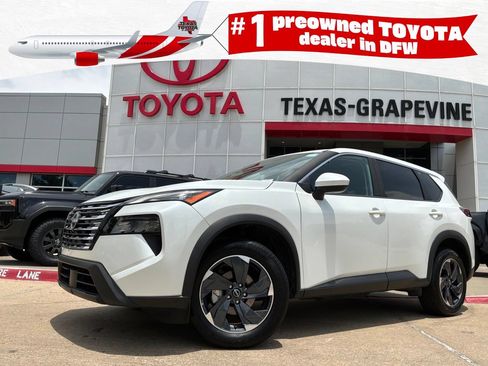 Used 2025 Nissan Rogue SV FWD image 1