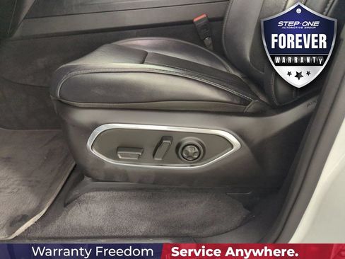 Used 2024 Jeep Wagoneer Series II w/ Flexible Seating Group RWD image 13