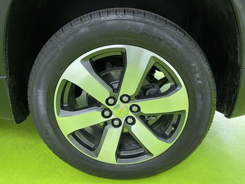 Used 2020 Chevrolet Traverse LT w/ LT Premium Package image 15