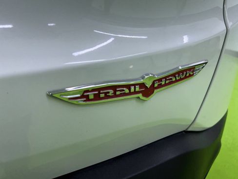 Used 2016 Jeep Renegade Trailhawk AWD/4WD image 13