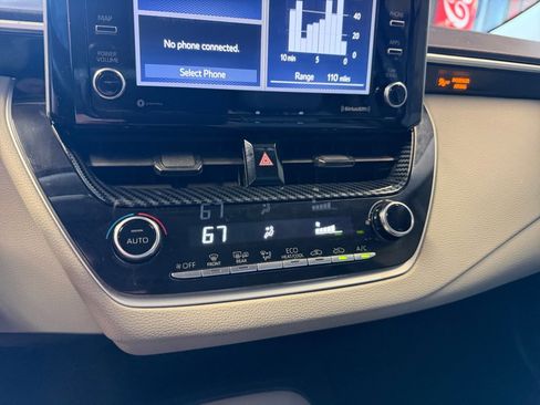 Used 2021 Toyota Corolla LE image 22