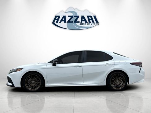 Used 2023 Toyota Camry SE image 6