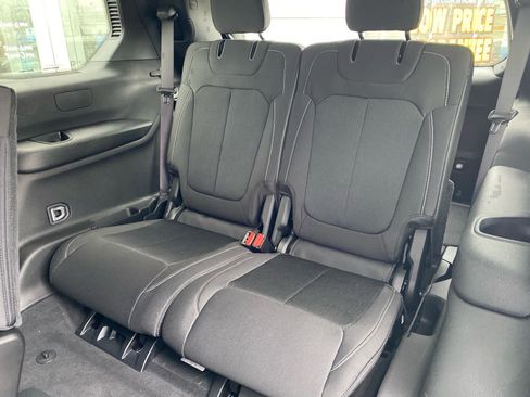 Used 2025 Jeep Grand Cherokee L Laredo w/ Trailer Tow Package image 22