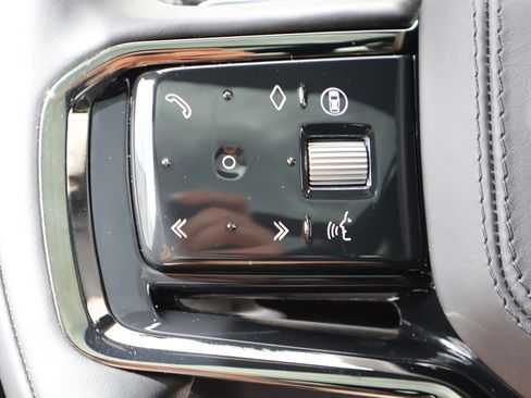 Used 2025 Land Rover Range Rover Sport Dynamic SE AWD/4WD image 16