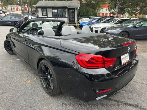 Used 2018 BMW M4 Convertible image 22