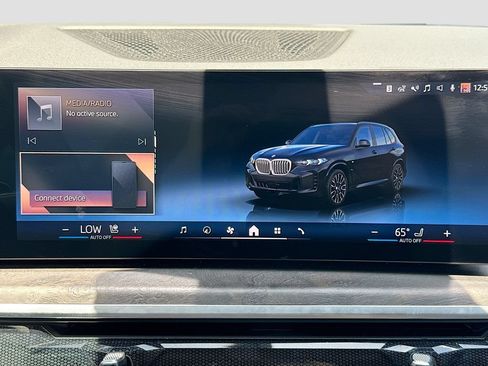 Used 2024 BMW X5 xDrive40i w/ M Sport Package AWD/4WD image 16