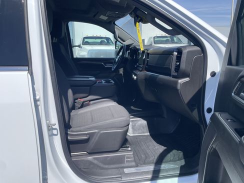 Used 2024 GMC Sierra 3500 SLE w/ SLE Convenience Package image 28