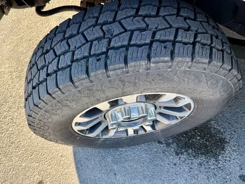 Used 2021 Ford F250 Lariat w/ Lariat Value Package image 26