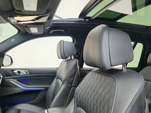 Used 2024 BMW X7 xDrive40i w/ M Sport Package image 37