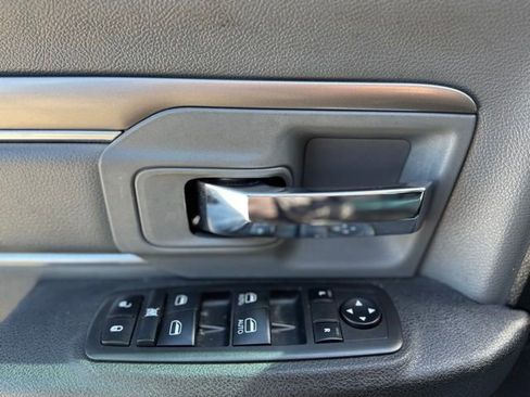 Used 2021 RAM 1500 Classic SLT image 7