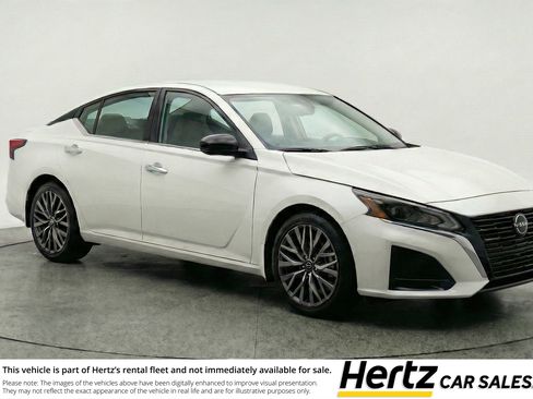 Used 2025 Nissan Altima 2.5 SV FWD image 1