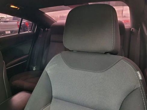 Used 2018 Dodge Charger SXT RWD image 25