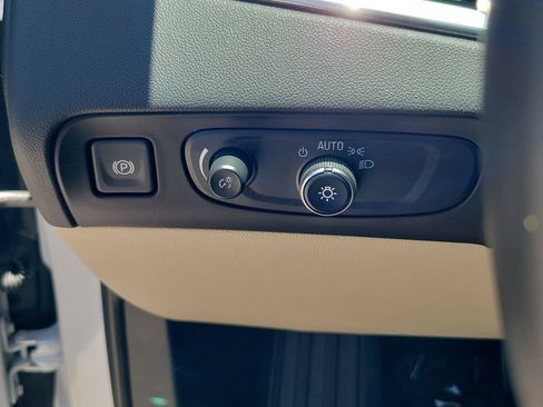 Used 2020 Buick Enclave Essence w/ Sound and Sites Package FWD image 20