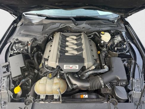 Used 2017 Ford Mustang GT RWD image 10