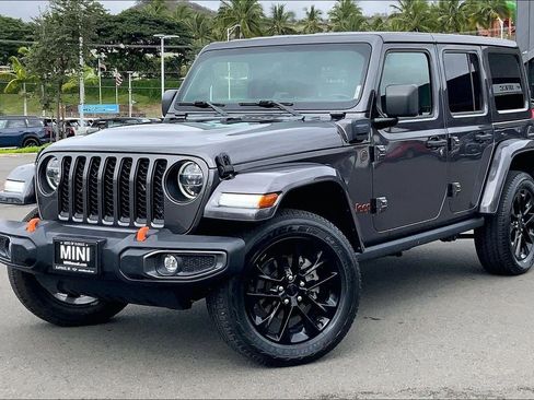 Used 2021 Jeep Wrangler Unlimited Sahara image 2