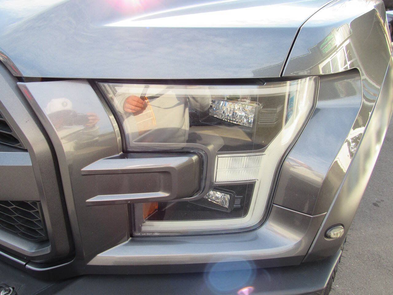 Used 2019 Ford F150 Raptor w/ Equipment Group 802A Luxury AWD/4WD image 11
