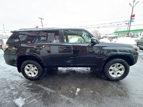 Used 2016 Toyota 4Runner SR5 image 4