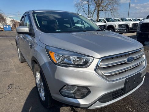 Used 2019 Ford Escape SE image 49