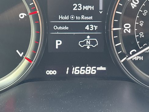 Used 2017 Lexus LX 570 4WD w/ Luxury Package image 22