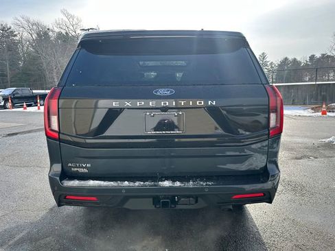 New 2025 Ford Expedition Active image 9