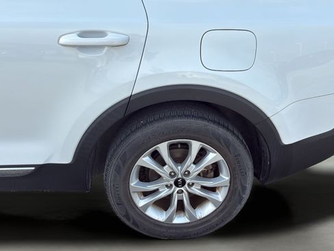 Used 2020 Kia Telluride LX FWD image 40