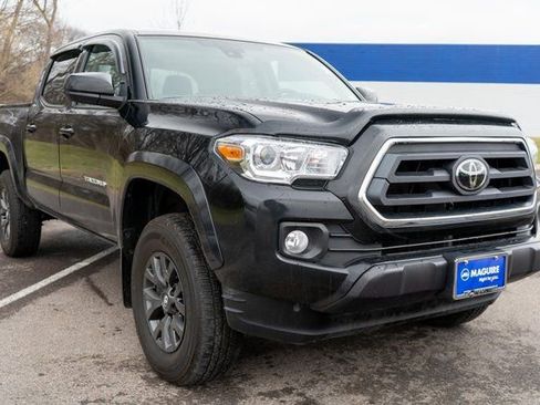 Used 2023 Toyota Tacoma SR5 AWD/4WD image 4
