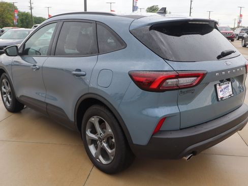 Used 2025 Ford Escape ST-Line w/ Tech Pack #1 FWD image 7