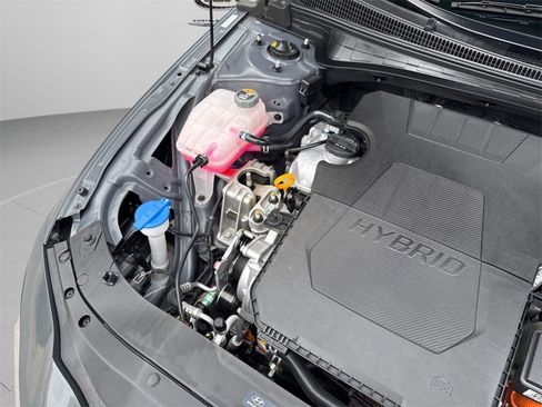 Used 2024 Hyundai Elantra Blue image 32