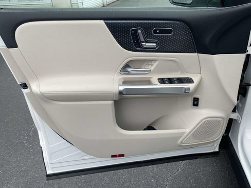 Certified 2025 Mercedes-Benz GLB 250 image 16