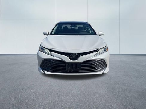 Used 2019 Toyota Camry XLE w/ Navigation Package image 3
