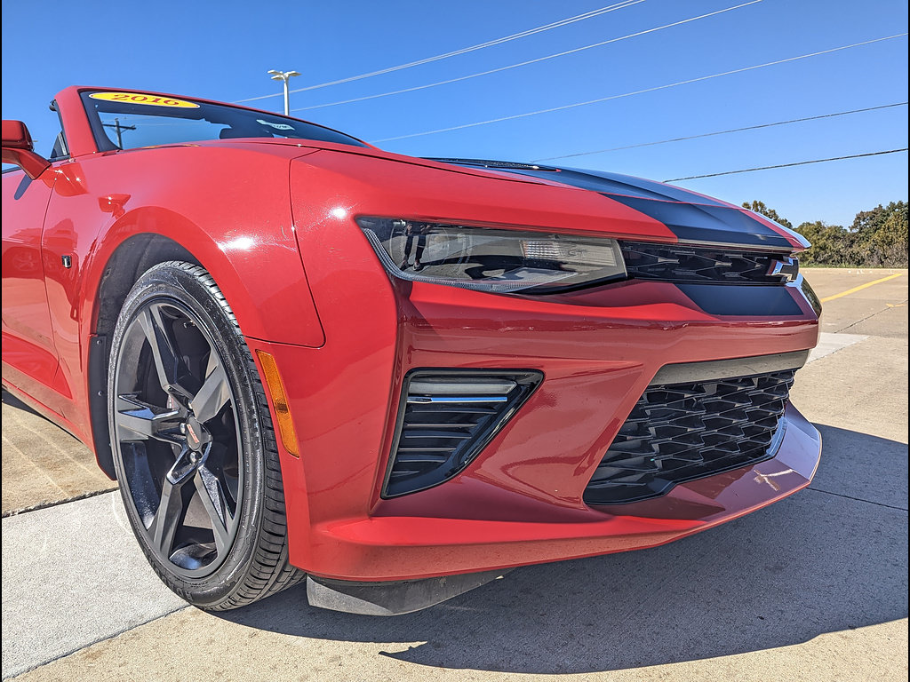 Used 2016 Chevrolet Camaro SS RWD image 12