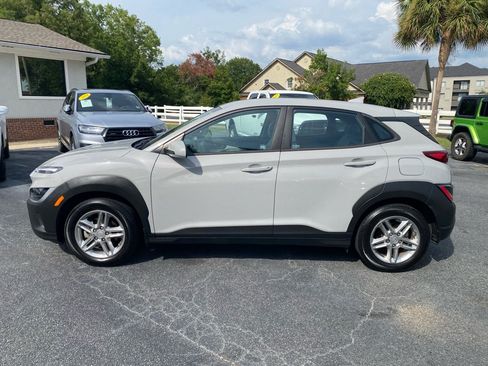 Used 2022 Hyundai Kona SE FWD image 3