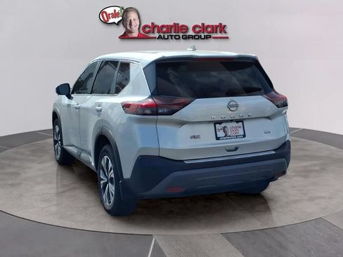 Used 2023 Nissan Rogue SV FWD image 3
