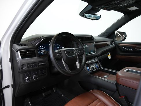 Used 2024 GMC Yukon XL Denali Ultimate AWD/4WD image 33