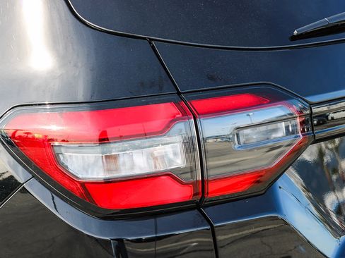 Used 2025 Honda Pilot Sport image 7