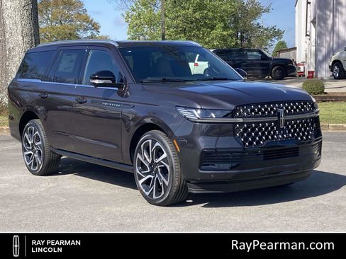 New 2026 Lincoln Navigator Black Label AWD/4WD image 1