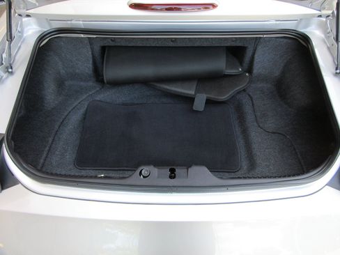Used 2004 Ford Thunderbird RWD image 40